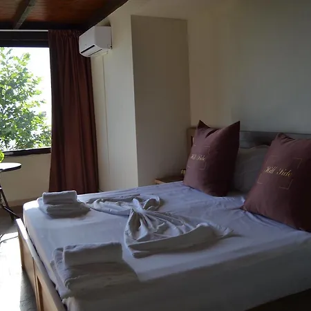 Hotel Hill Side