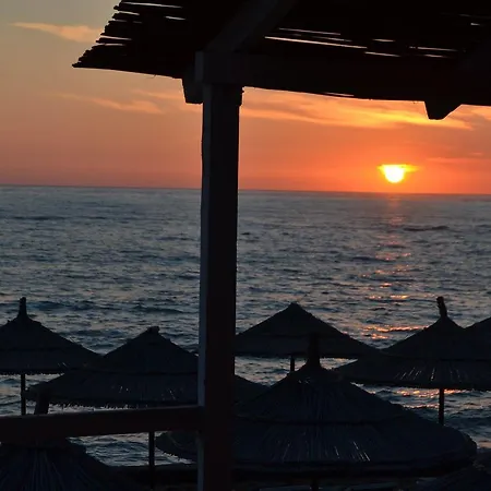 Hill Side 호텔 Durrës